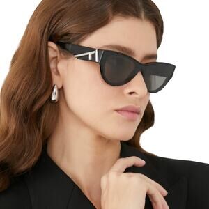 New!!! FENDI Sunglasses FE40135F 01A Authentic